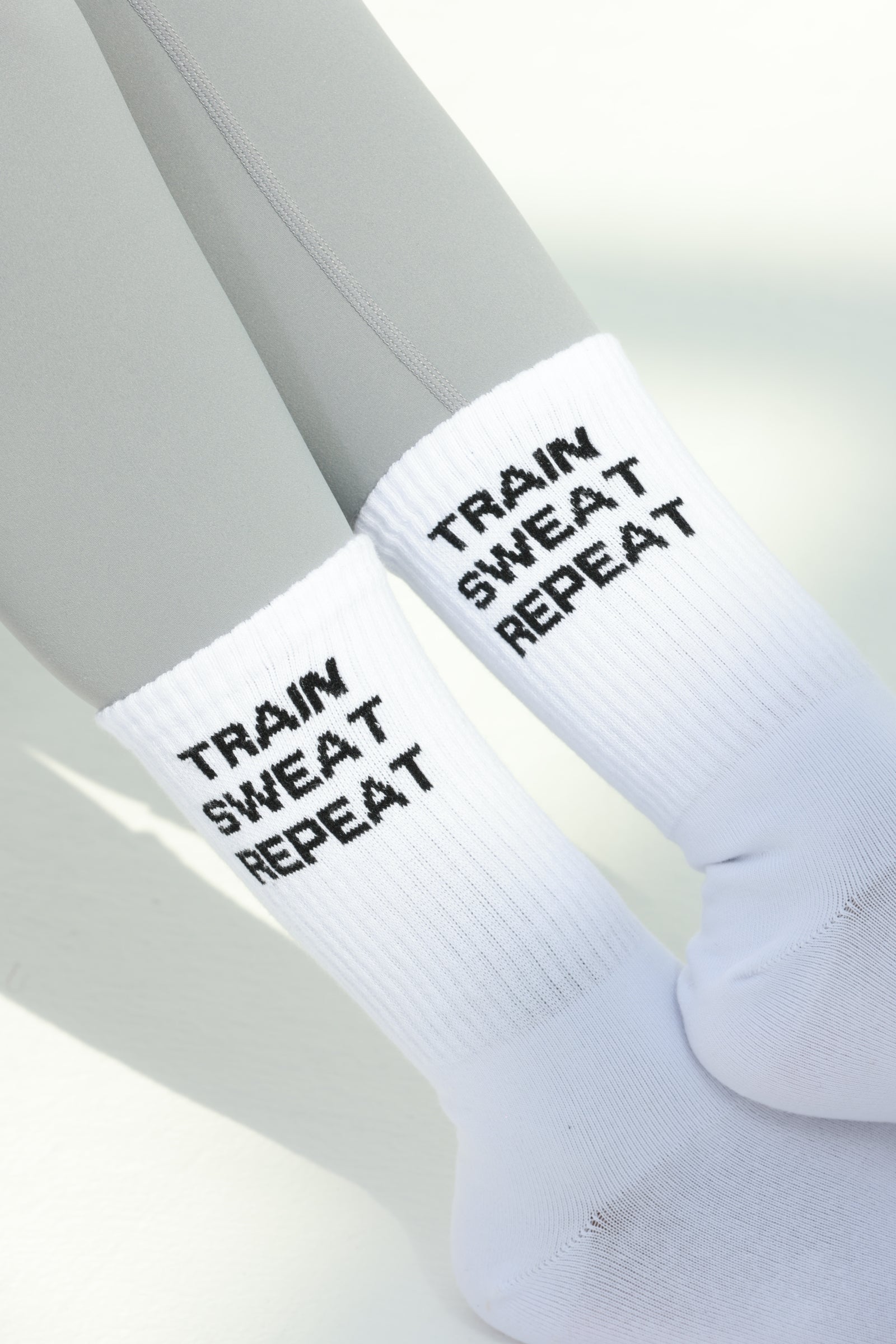 TRAIN SWEAT REPEAT - Socks