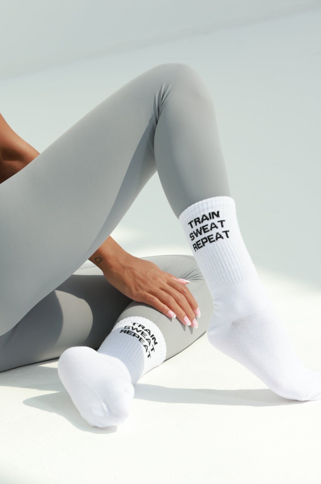 TRAIN SWEAT REPEAT - Socks